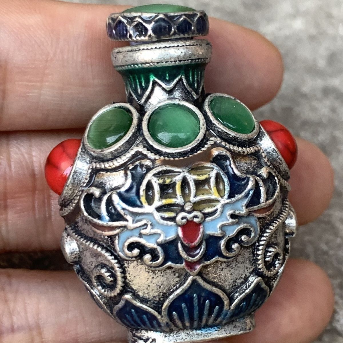 Vintage Cloisonne Bronze Snuff - Vintage Collectible Bottles 评论和价格