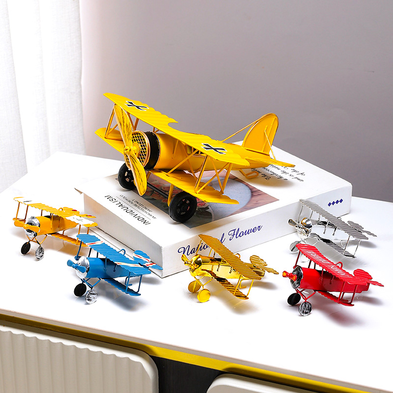 Vintage Metal Airplane Model R - Vintage Collectible Furniture 评论和价格