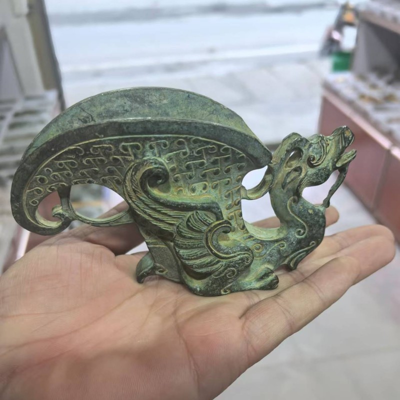 bottle faucet Pixiu copper orn - Vintage Collectible Bottles 评论和价格