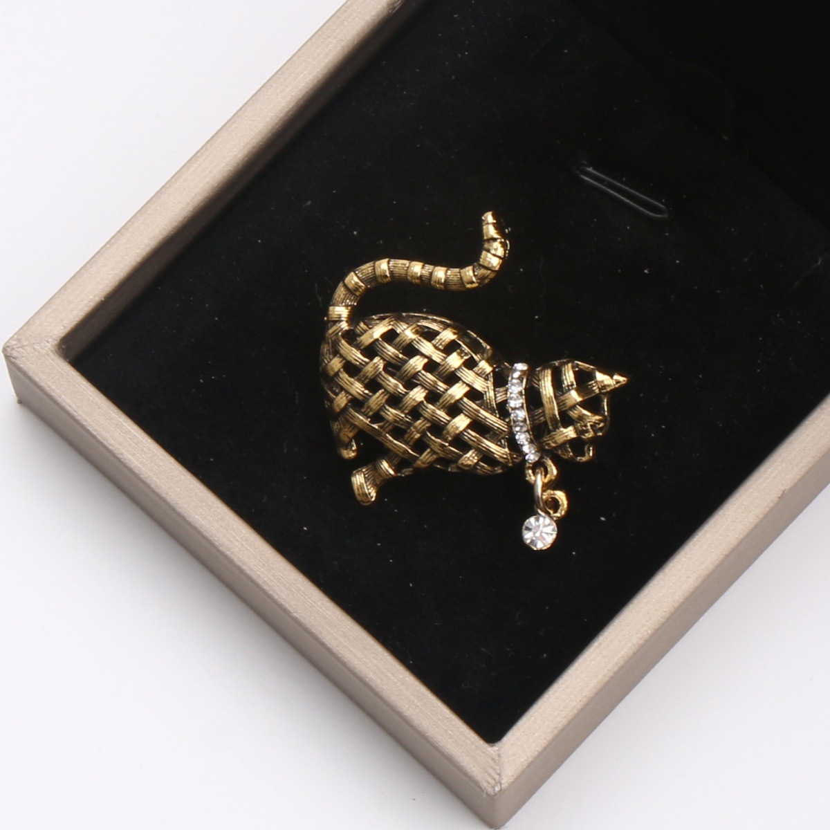 Ornate Woven Cat Brooch Collec - Collectible Vintage Brooches 评论和价格