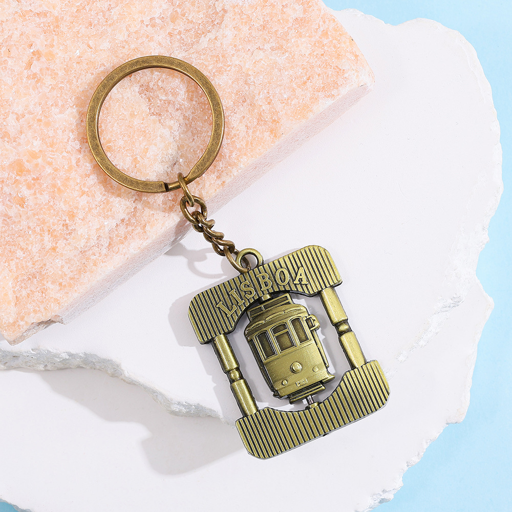Vintage Tram Design Metal Keyc - Vintage Items 评论和价格