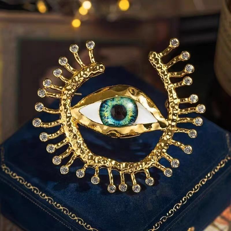 New Evil Eye Badges Cosplay An - Collectible Vintage Brooches 评论和价格